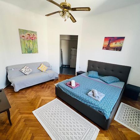 Unirii Downtown Apartment Bucharest Luaran gambar